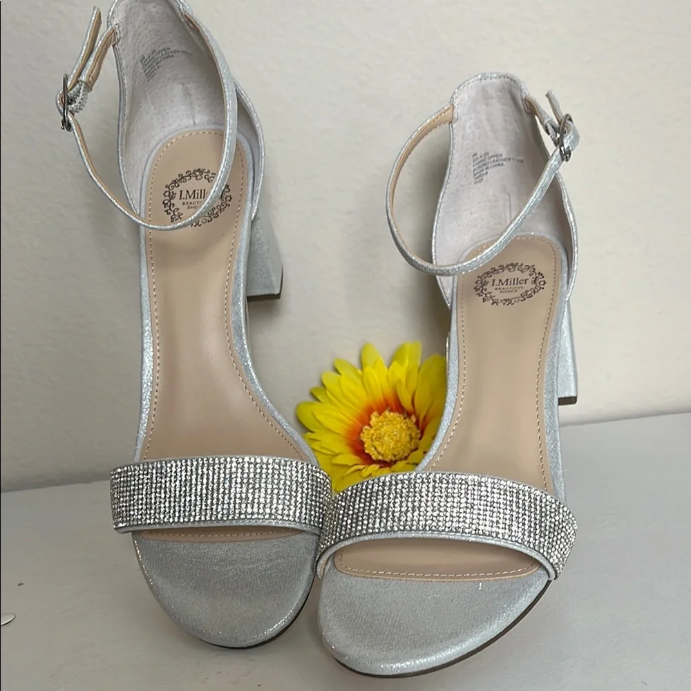 Elegant Silver Ankle Strap Heels. I. Miller brand, new without tag - Picture 9 of 11